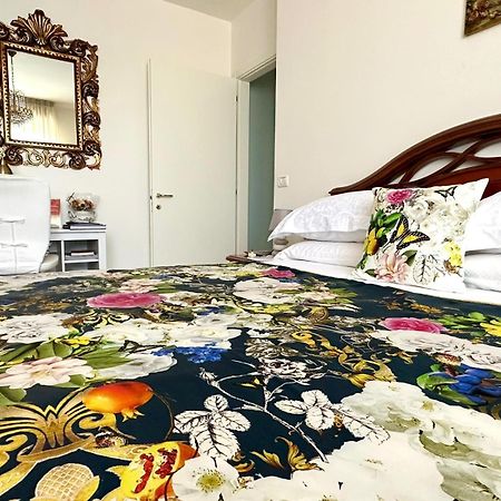 Casa Di Alice Leilighet Parma Eksteriør bilde